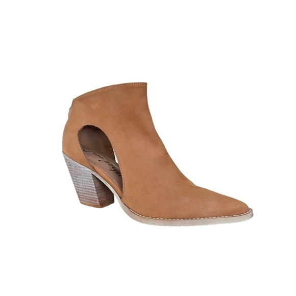 Free People Shoes - NWT Free People Wilder Bootie